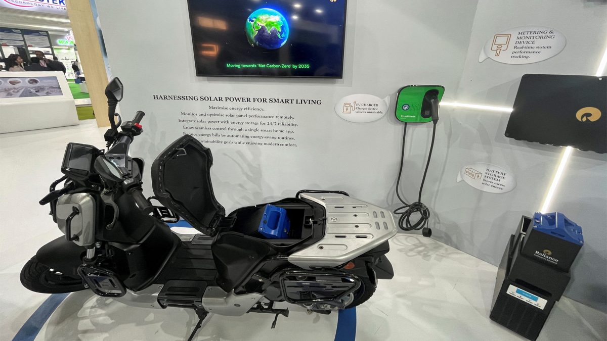 Reliance introduces versatile swappable batteries for electric vehicles Manufacturing Today India