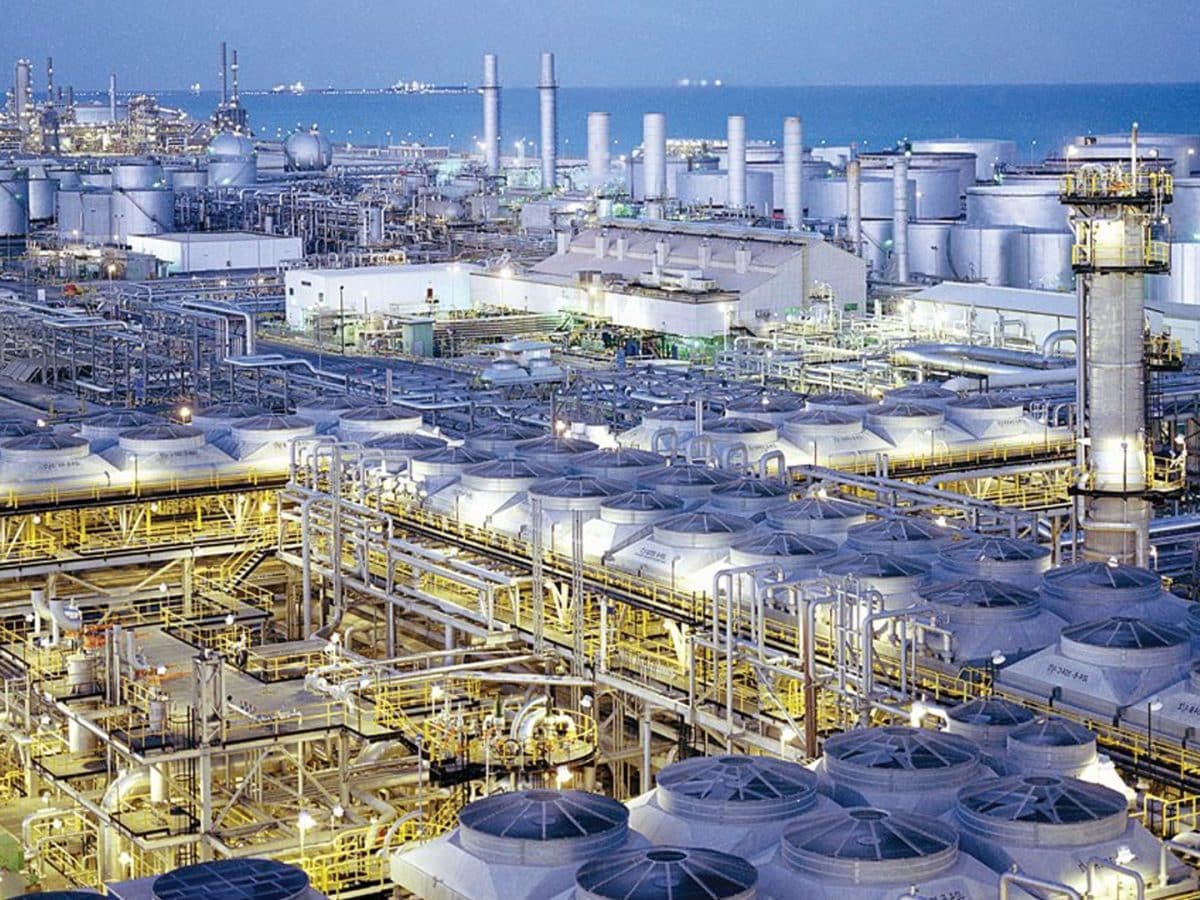 Saudi Aramco Aims 20% Stake in India Oil Plants