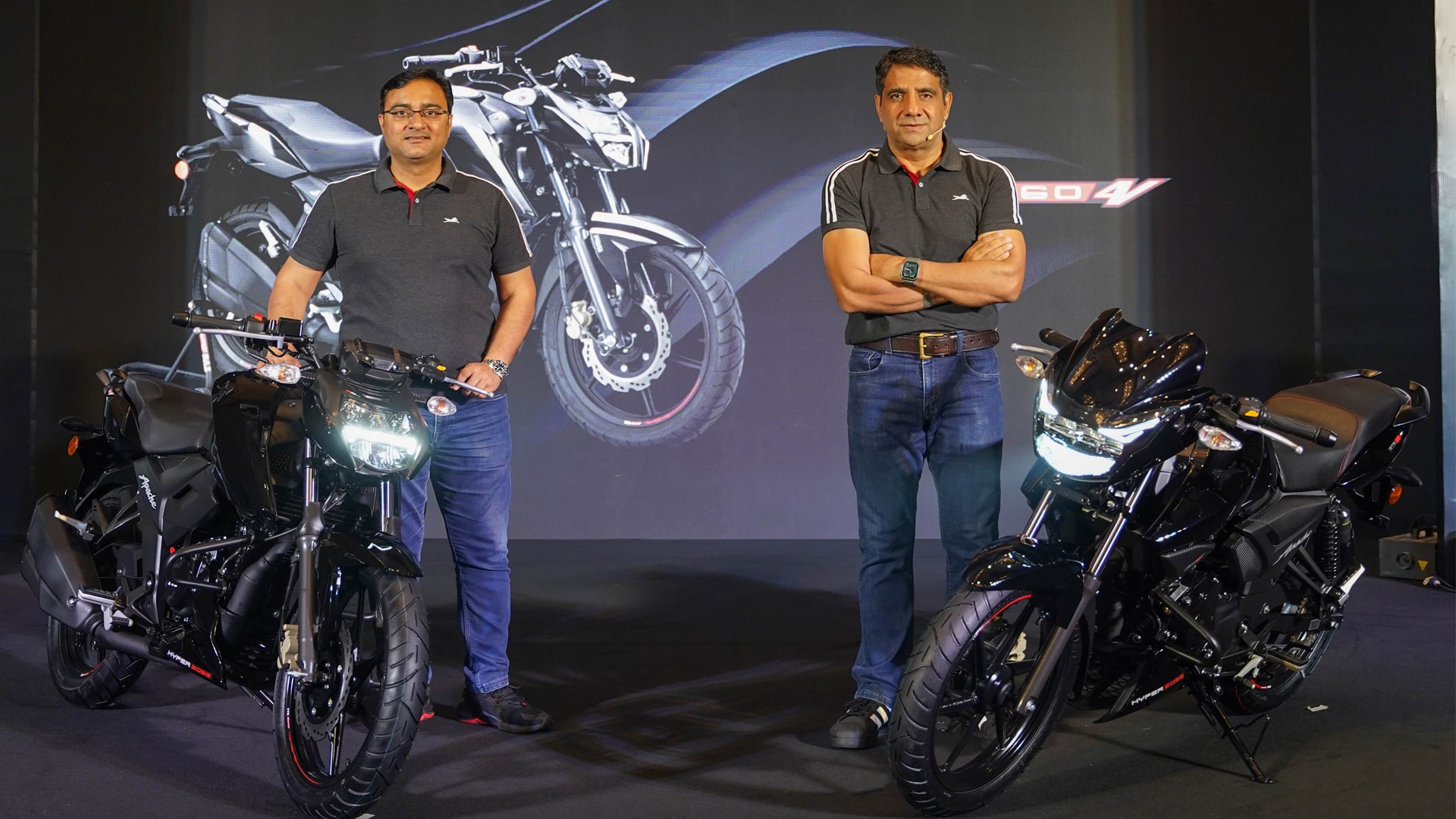 Rtr 160 black hotsell