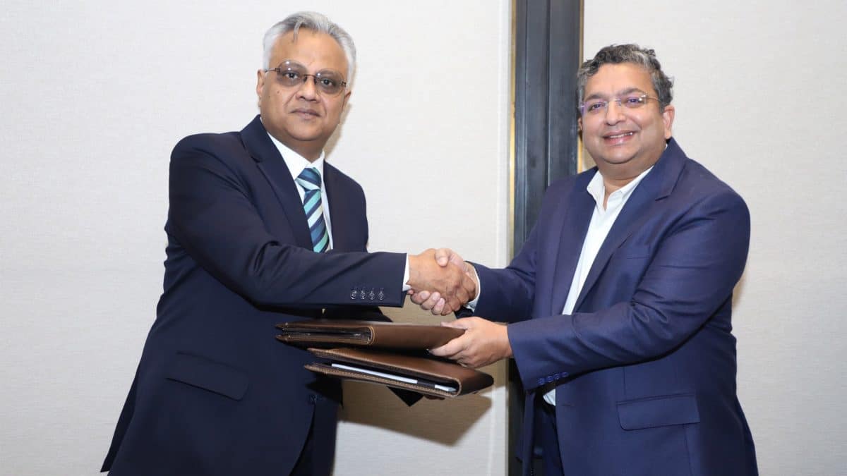 To Left - Mr. Rohit Chandra MD & CEO of OCM Power. To Right - Mr.Sameer Gupta Chairman & MD Jakson Group
