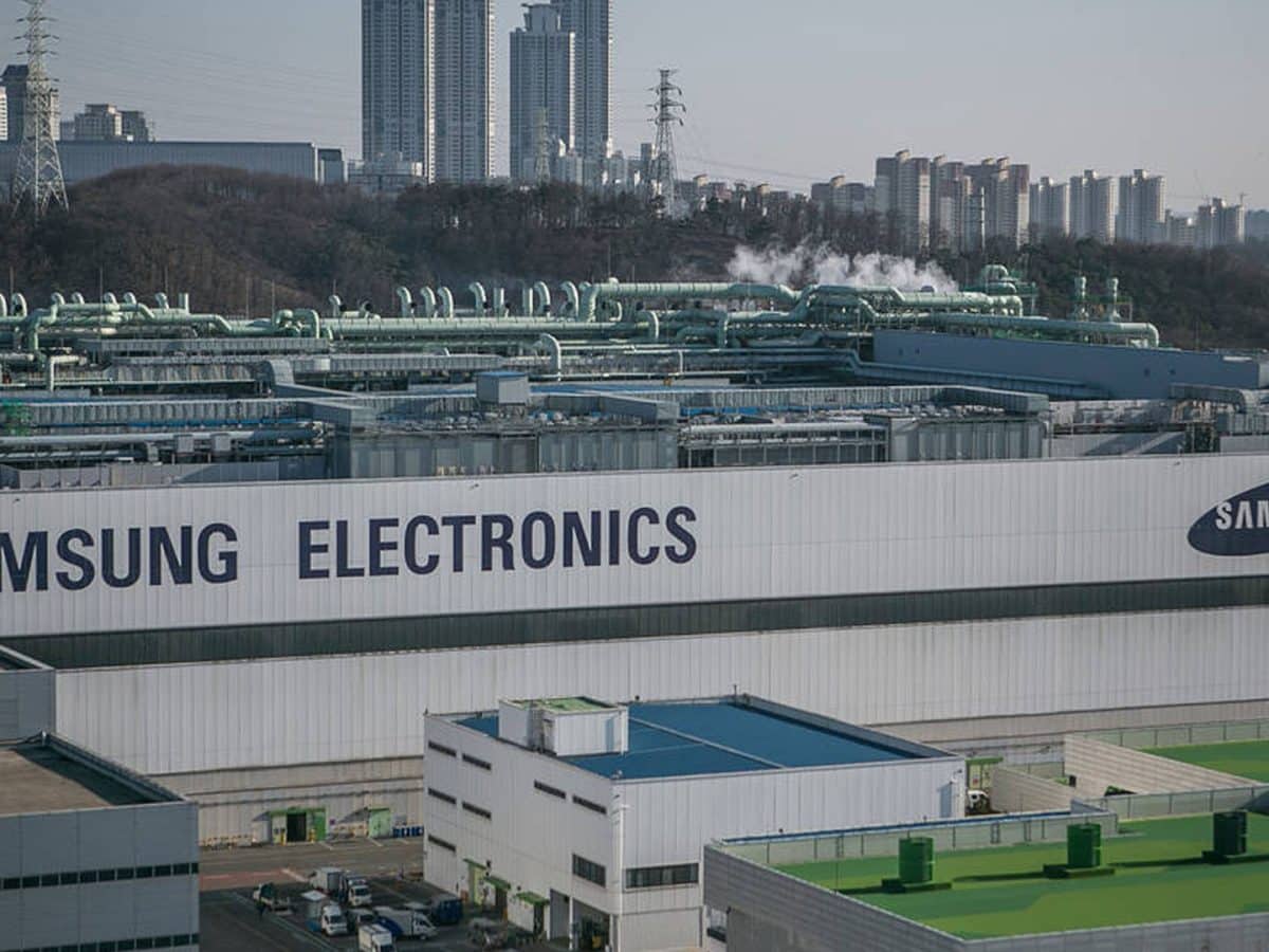 Samsung Electronics invests Rs 1,000 crore in Chennai manufacturing facility
