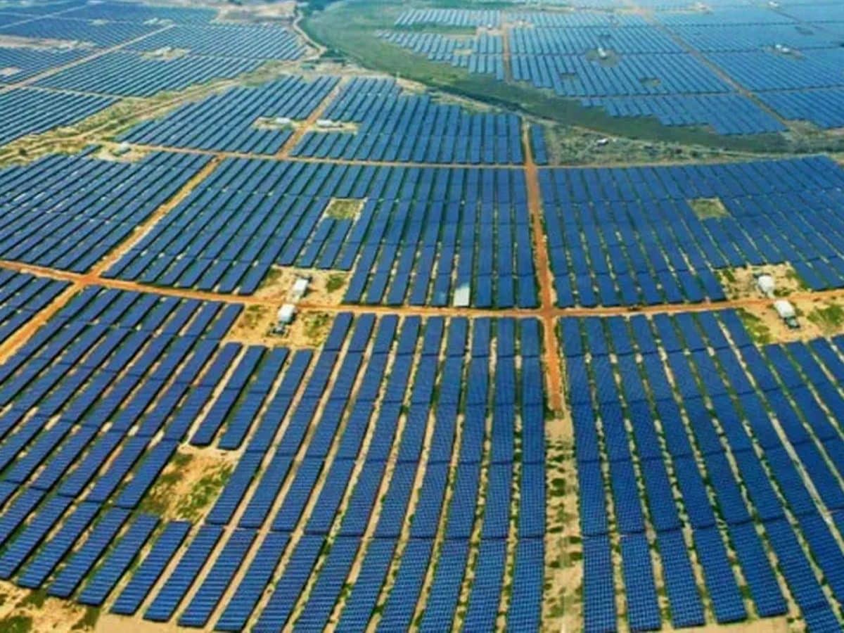 Adani Green Hits 14,528 MW with Khavda Solar Plant