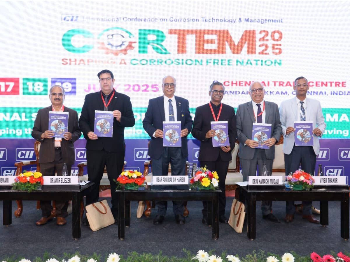 (L to R) : M Ponnuswami, Co-Chairman, CII National MSME Council ; Dr Amir Eliezer, Former Chair, Association for Materials Protection and Performance (AMPP),Rear Admiral G K Harish AVSM VSM (Retd), Head – L&T Shipbuilding; Dr U Kamachi Mudali, Chairman, CII-CMD and Vice Chancellor, HBNI released the report at 2nd Edition of CII CORTEM 2025 – International Summit on Corrosion Technology & Management, held alongside the CII Surface & Coating Expo 2025.