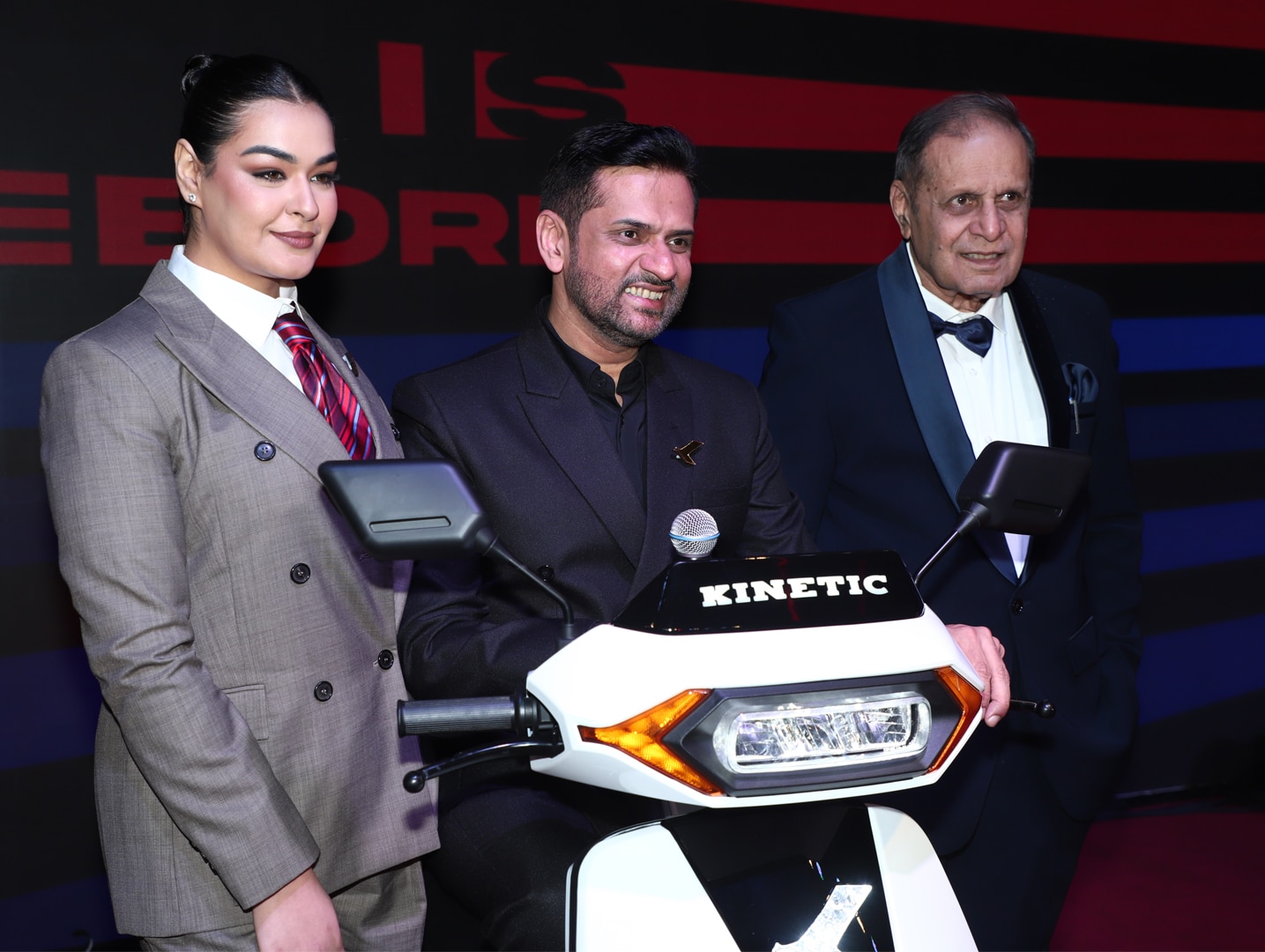 Kinetic DX EV marks iconic comeback with Made-in-India electric scooter range