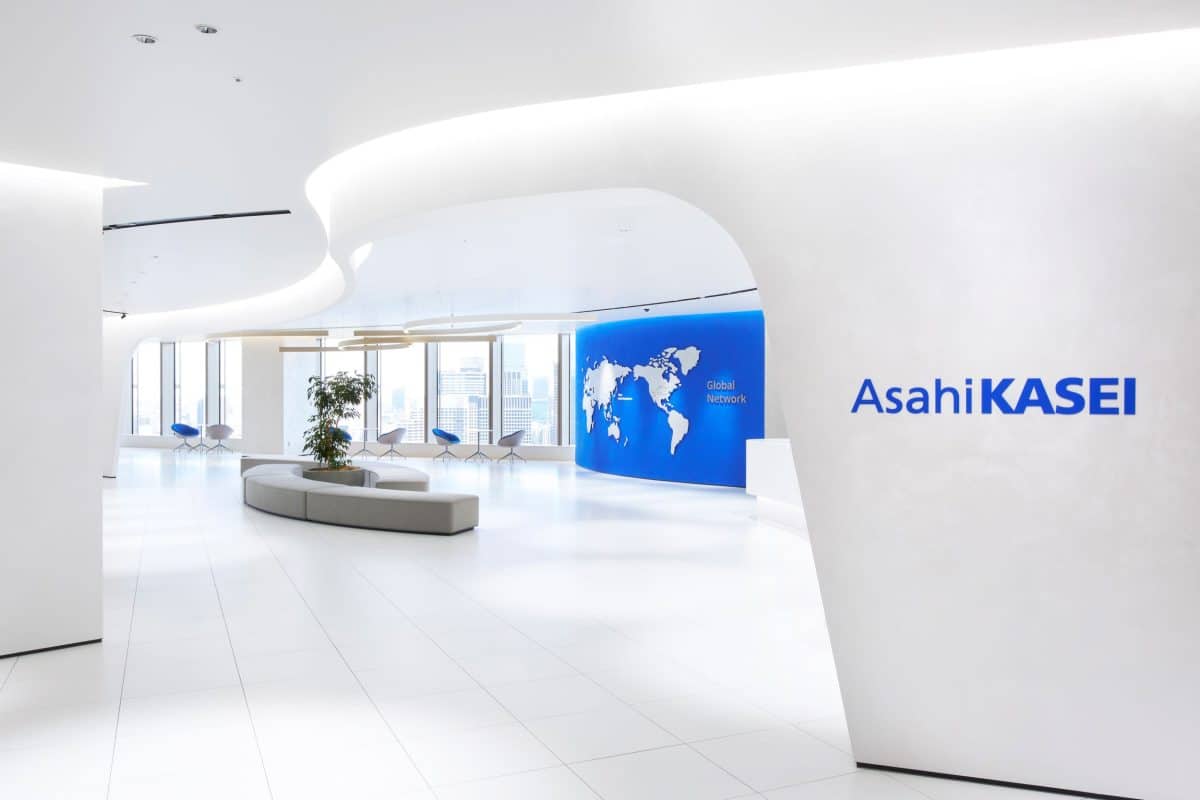 The award strengthens Asahi Kasei’s focus on innovation, supply stability, and long-term semiconductor industry support.