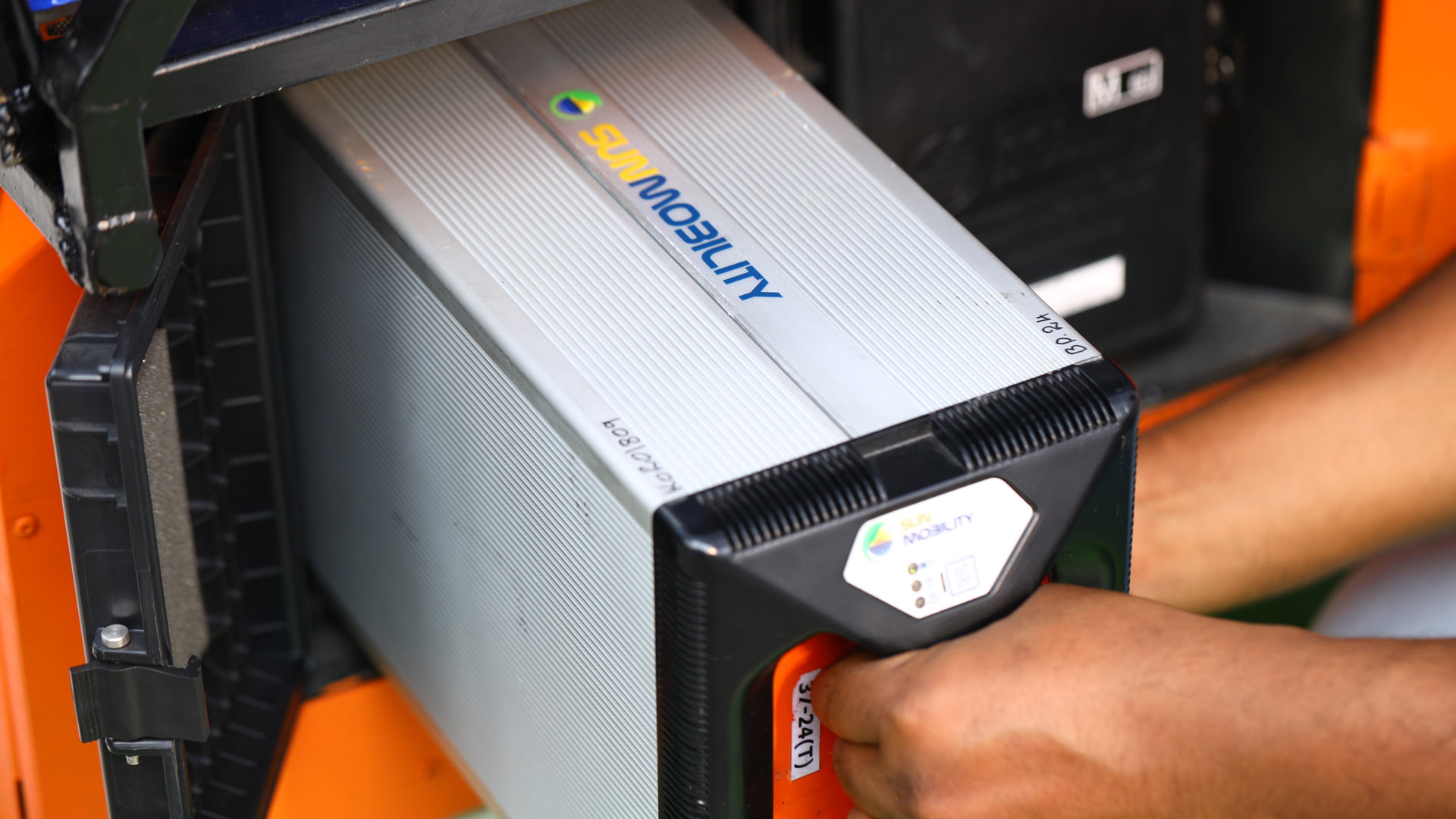 Piaggio and SUN Mobility join hands for swappable battery technology